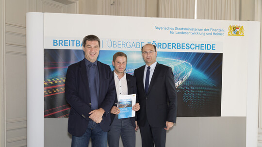 Schnelles Internet: Förderbescheid an Abensberg