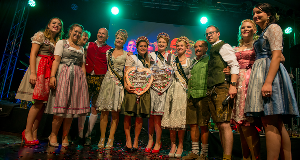 Gruppenbild Dirndlköniginnenwahl