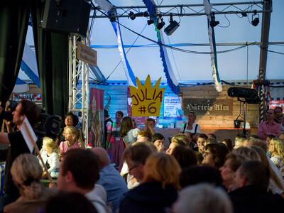 Gillamoos Dirndlköniginnenwahl | © Marco Holzhäuser