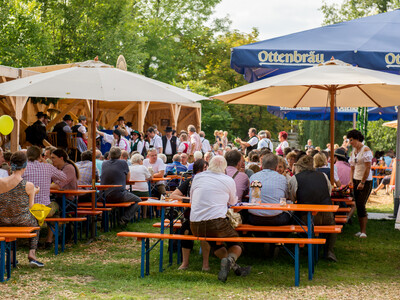 Volle Reihen und volle Tanzfläche