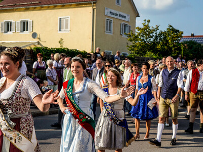 Gastköniginnen beim Gillamoos-Auszug | © Eberl