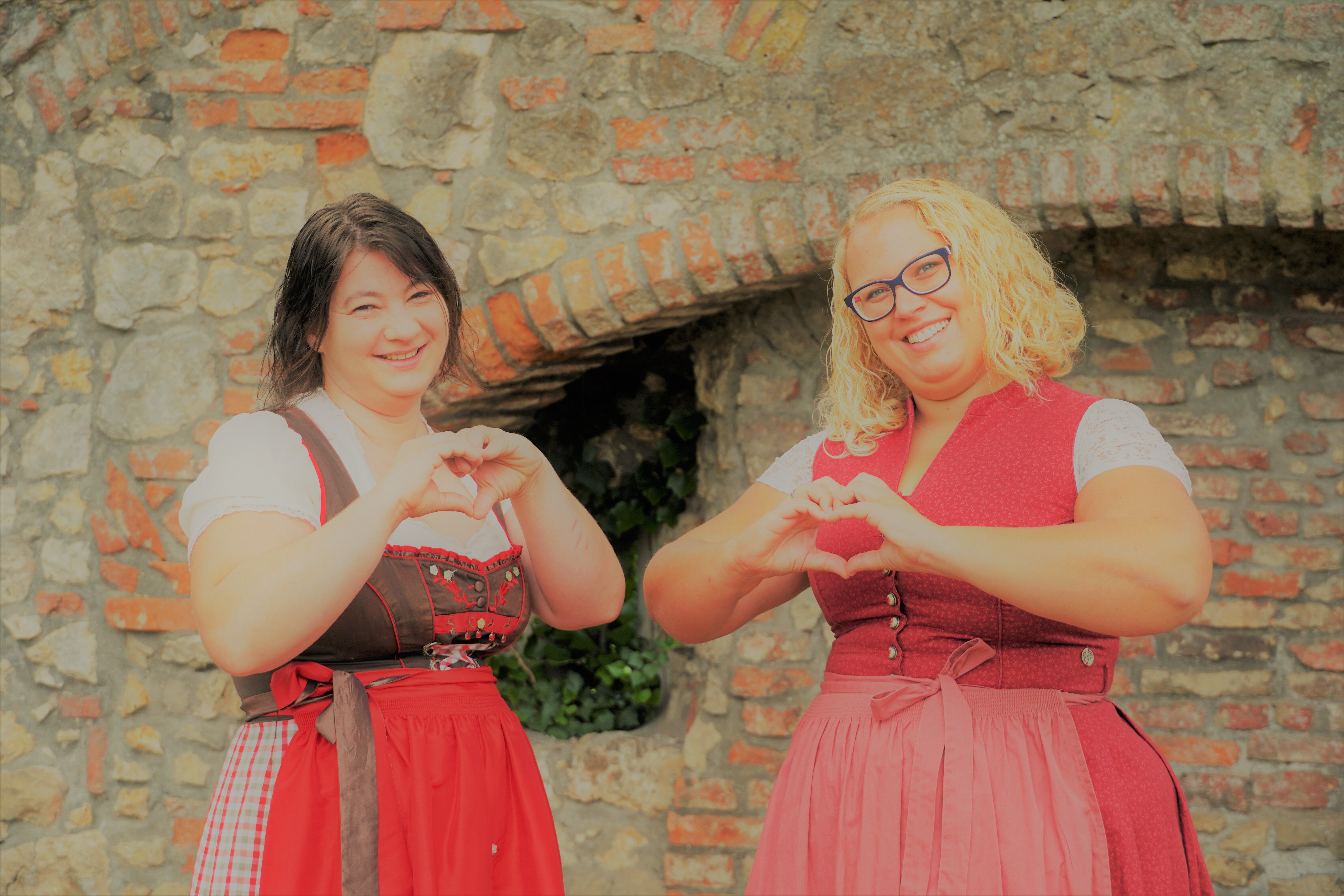 Melanie Schmid & Ines Geltl haben ein Herz für den Gillamoos | © Carolin Wohlgemuth