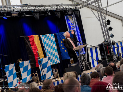 Im Ottenbräu tritt alljährlich der Kabarettist Wolfgang Krebs auf und bereichert damit den politischen Gillamoosmontag | © Marco Holzhäuser