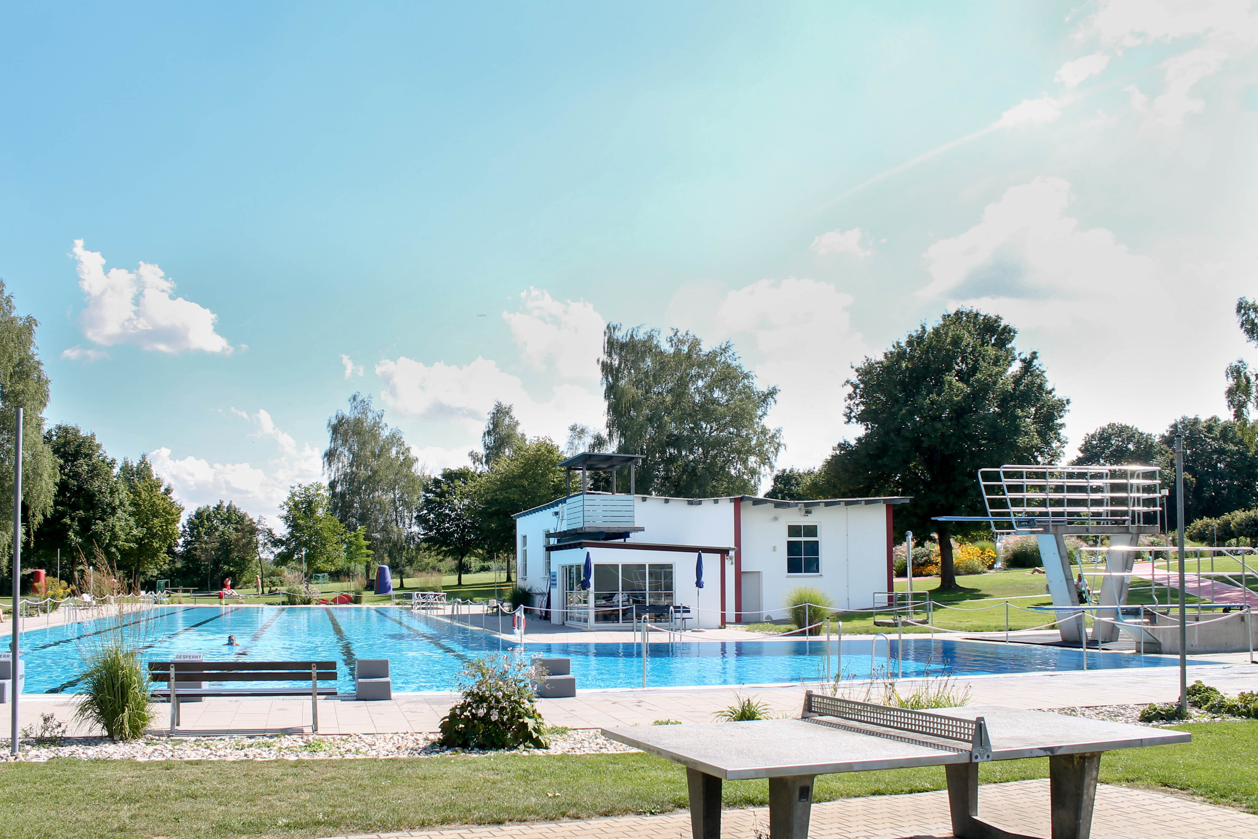 Blick auf das Abensberger Freibad