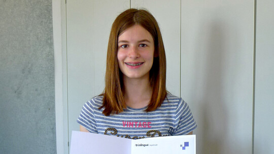 Raffaela erhält den Sprachförderpreis