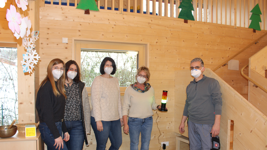 150 co2-Ampeln verteilt