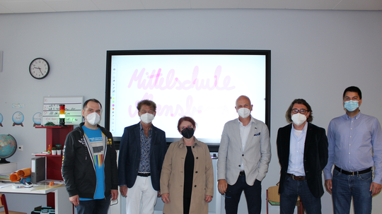 Neue digitale Tafeln an der Mittelschule