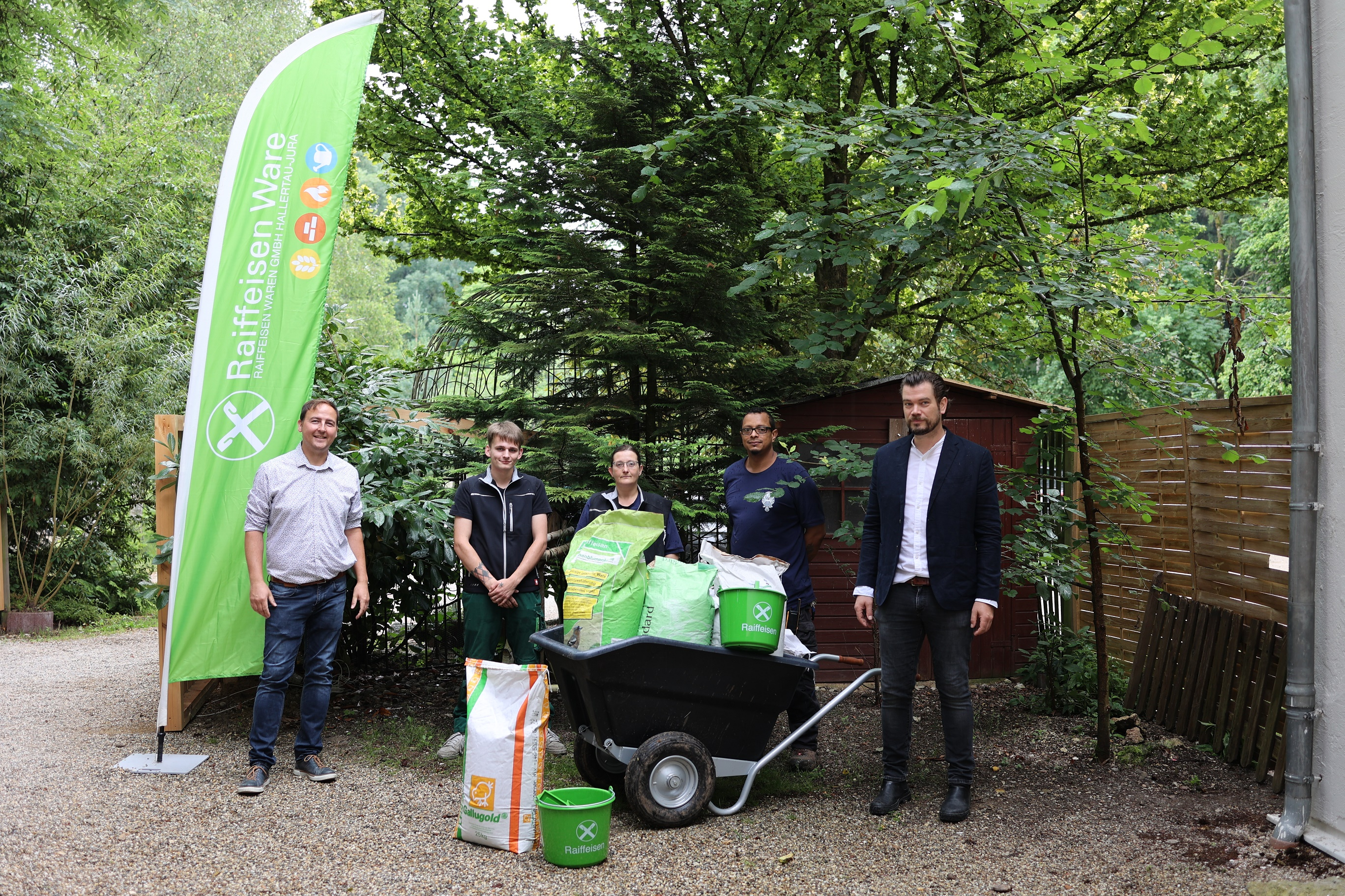 Futterspende der Raiffeisen Waren GmbH Hallerau-Jura an den Vogelpark | © Raiffeisen Waren GmbH Hallerau-Jura