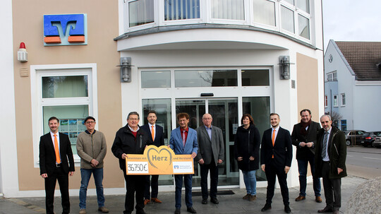 Raiffeisenbank verteilt Spendengelder