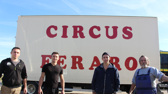 Tierschau und Zirkus