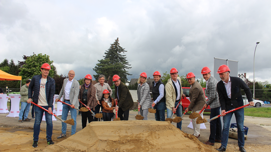 Freude über Spatenstich in Offenstetten