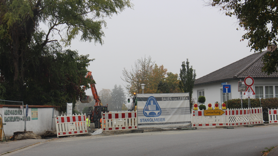 Friedhofweg für motorisierten Verkehr gesperrt