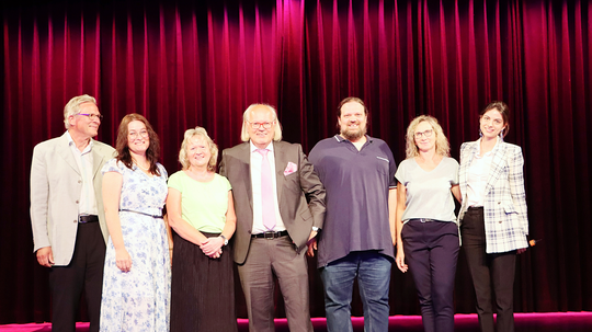 Zum Abschied stehende Ovationen