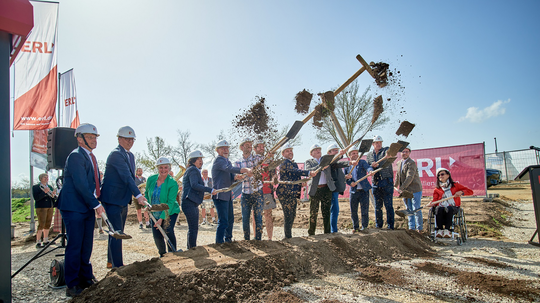 Symbolischer Spatenstich für Seniorenwohnen
