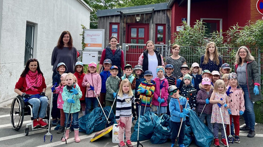 Glasscherben im Kinderhaus-Garten